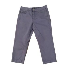 Jones New York Light Blue Capri stretchy Jeans Size 6